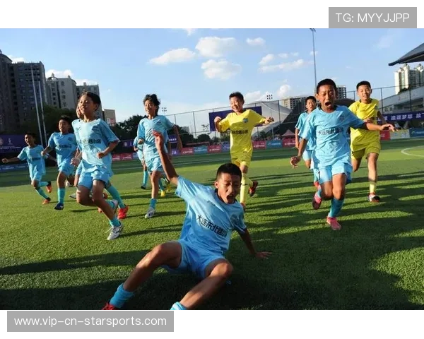 中国足球俱乐部青年球员技术动作标准所需教学内容，足球运动员青训